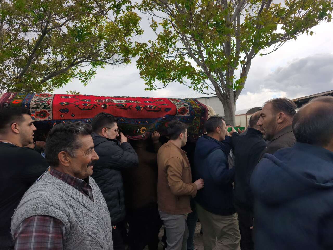 Konya’da sevenleri Recep Konuk’un oğlu Fatih Konuk’a son görevini yaptı 10